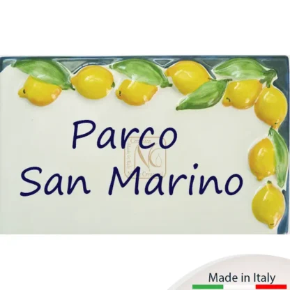 Mattonella murale per civici con greca limoni cm.13x21. Ideale per uso esterno.